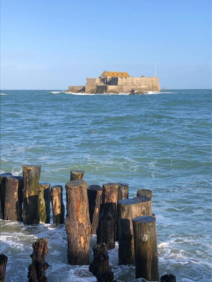 Le Cezembre, Au Pied De La Plage Saint-Malo Zewnętrze zdjęcie