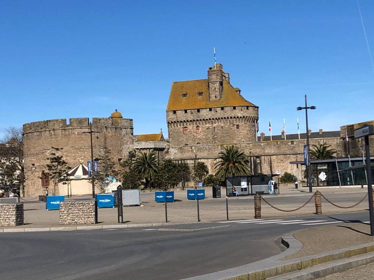 Le Cezembre, Au Pied De La Plage Saint-Malo Zewnętrze zdjęcie